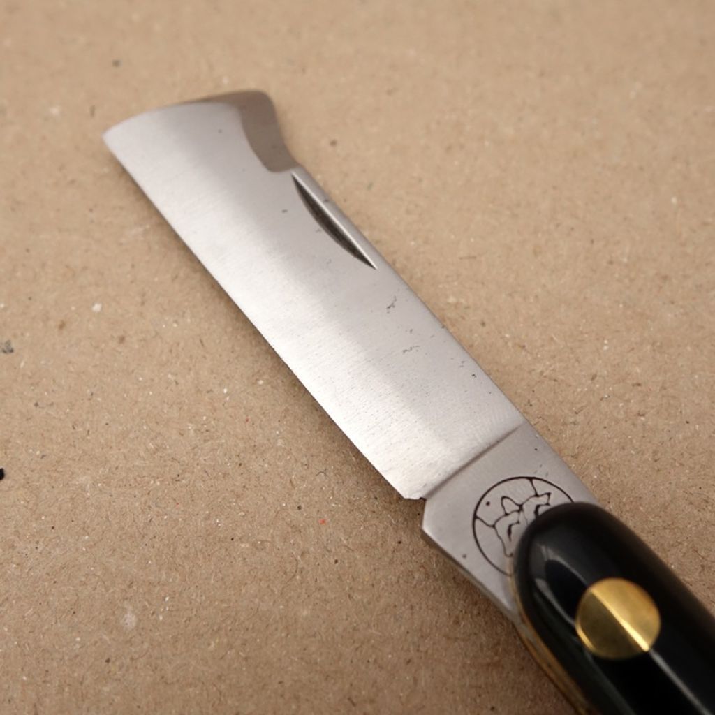 Scudetto nero della vite