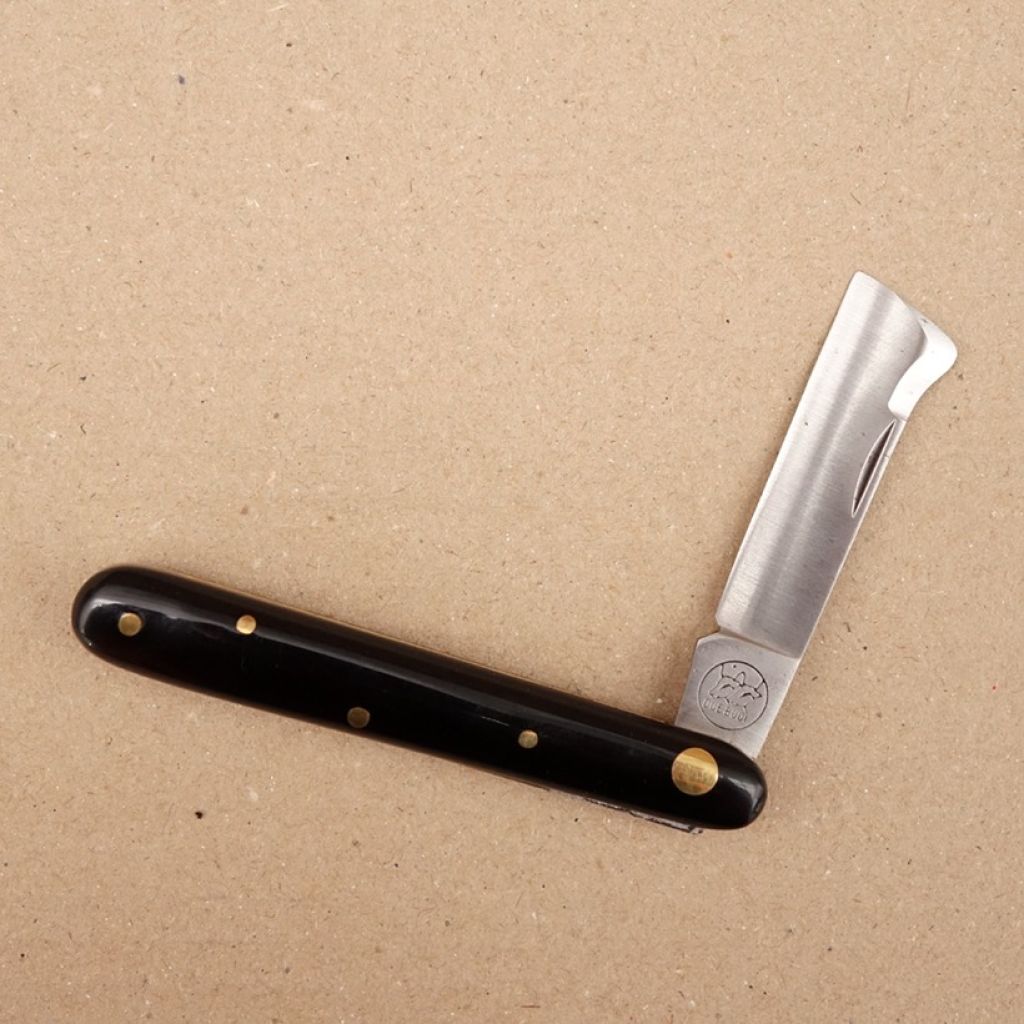 Scudetto nero della vite