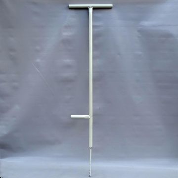 Attrezzo per la posa di chiodi in polipropilene o biodegradabili per pacciamature